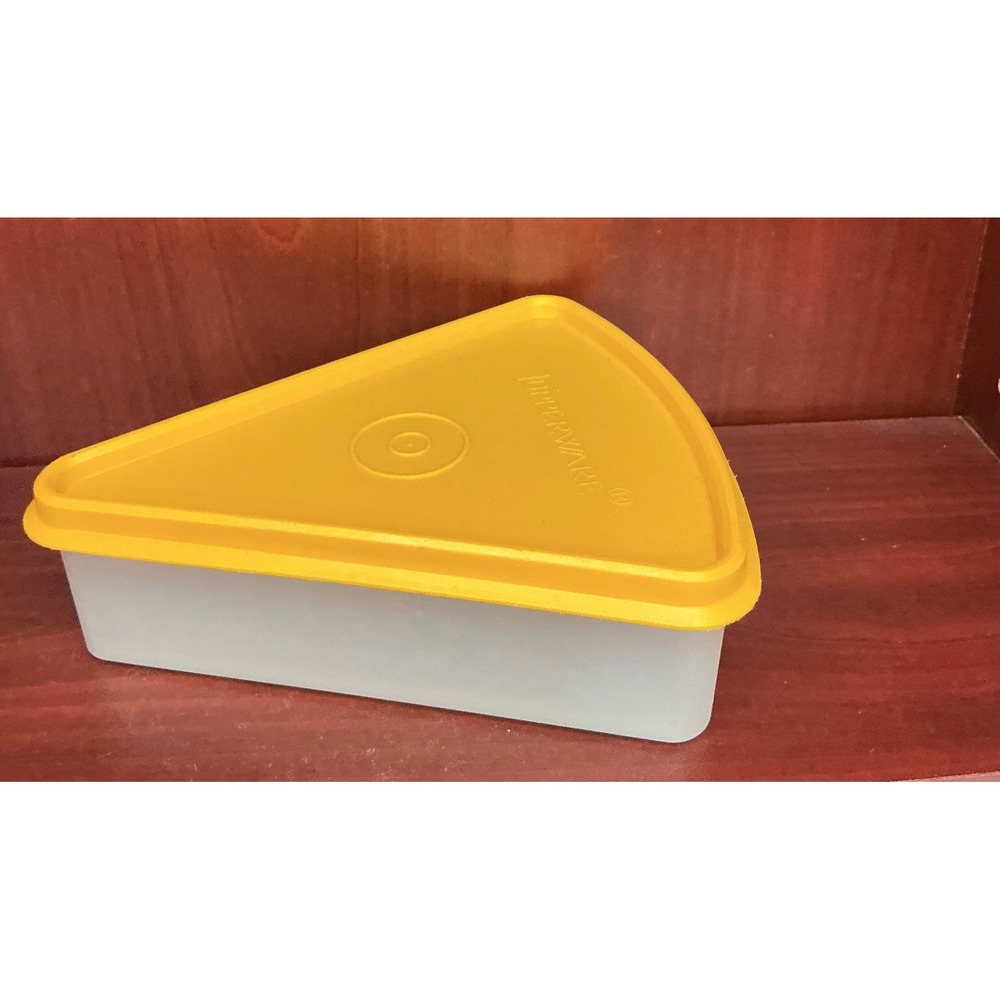 Vintage Tupperware Triangle Pie Cake Slice Container Yellow Lid 6x5x2 786-8